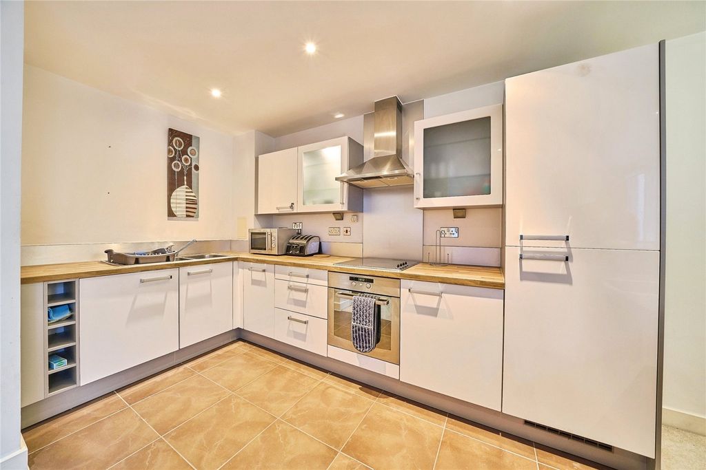 Property photo 3 of 22 Picture No. 06