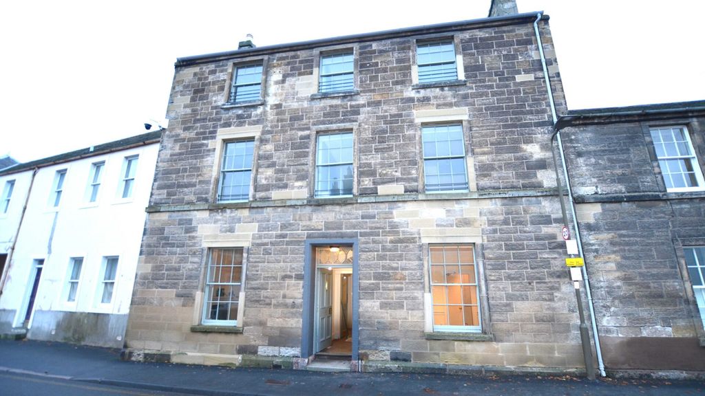 Property photo 1 of 5