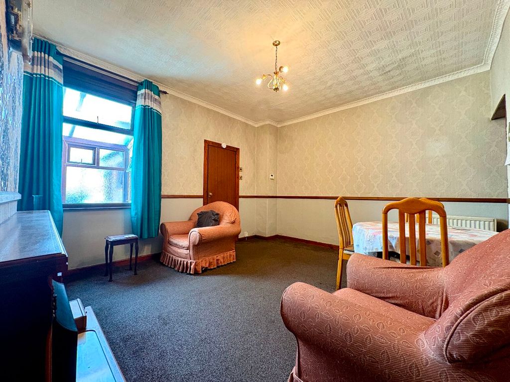 Property photo 3 of 25
