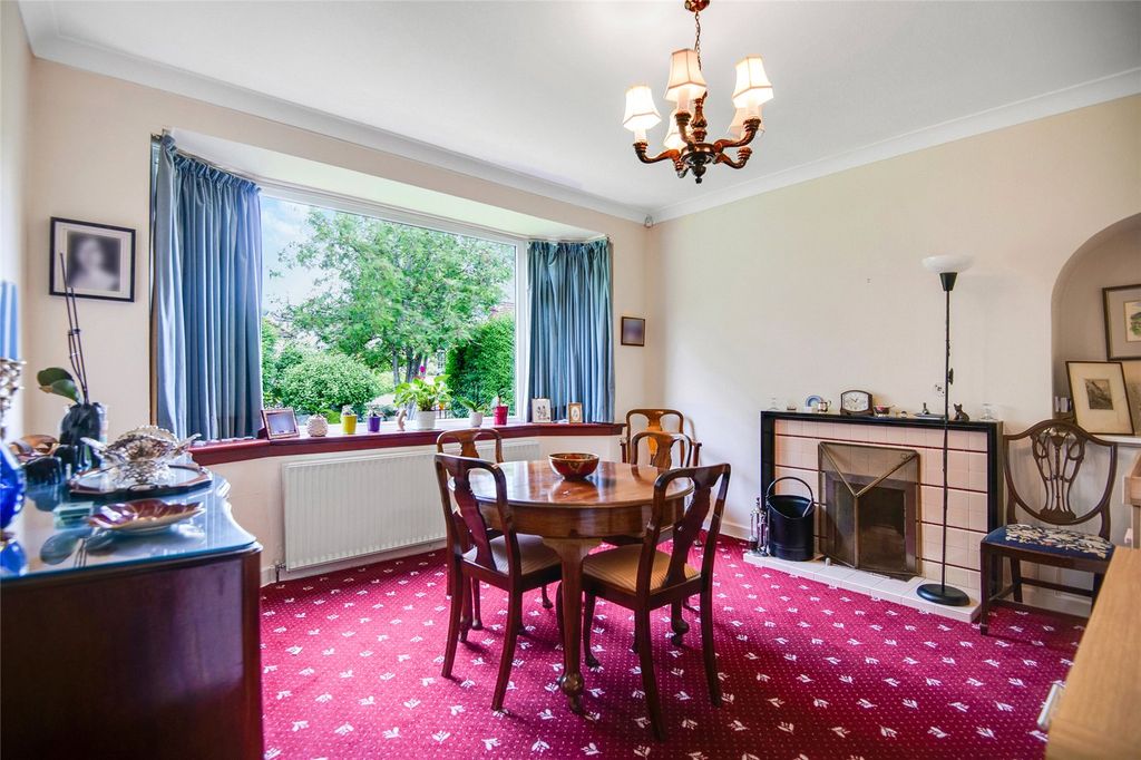 Property photo 3 of 25 Dining Room