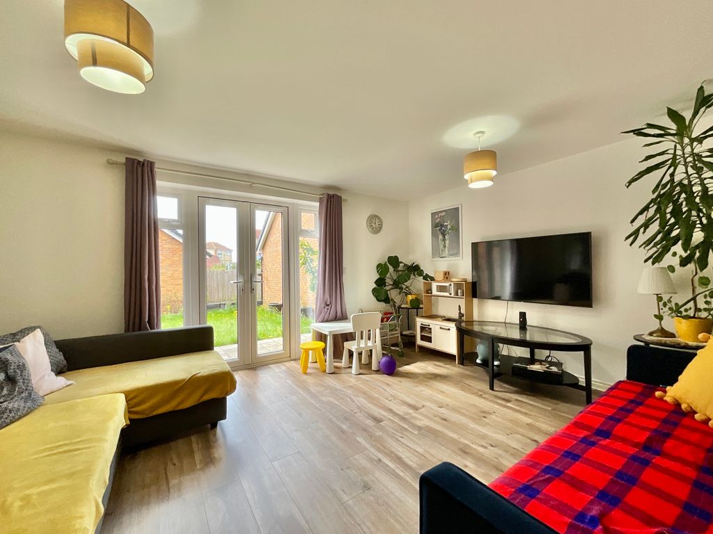 Property photo 3 of 11 Sitting Room