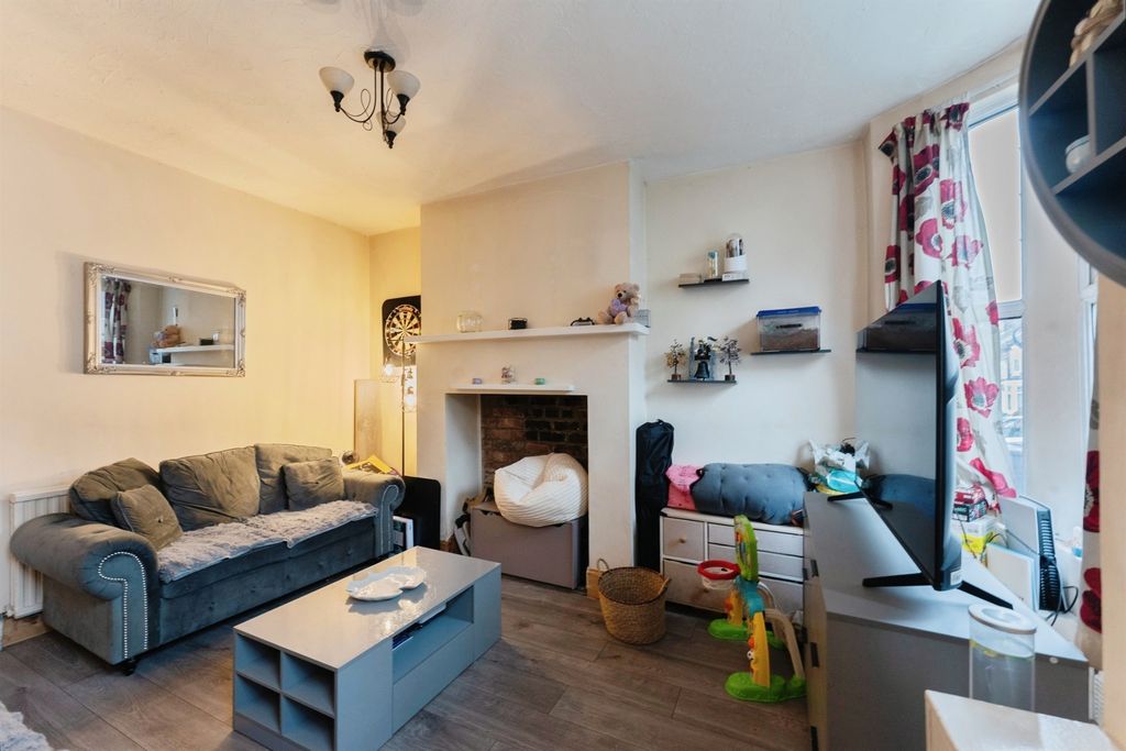 Property photo 3 of 11