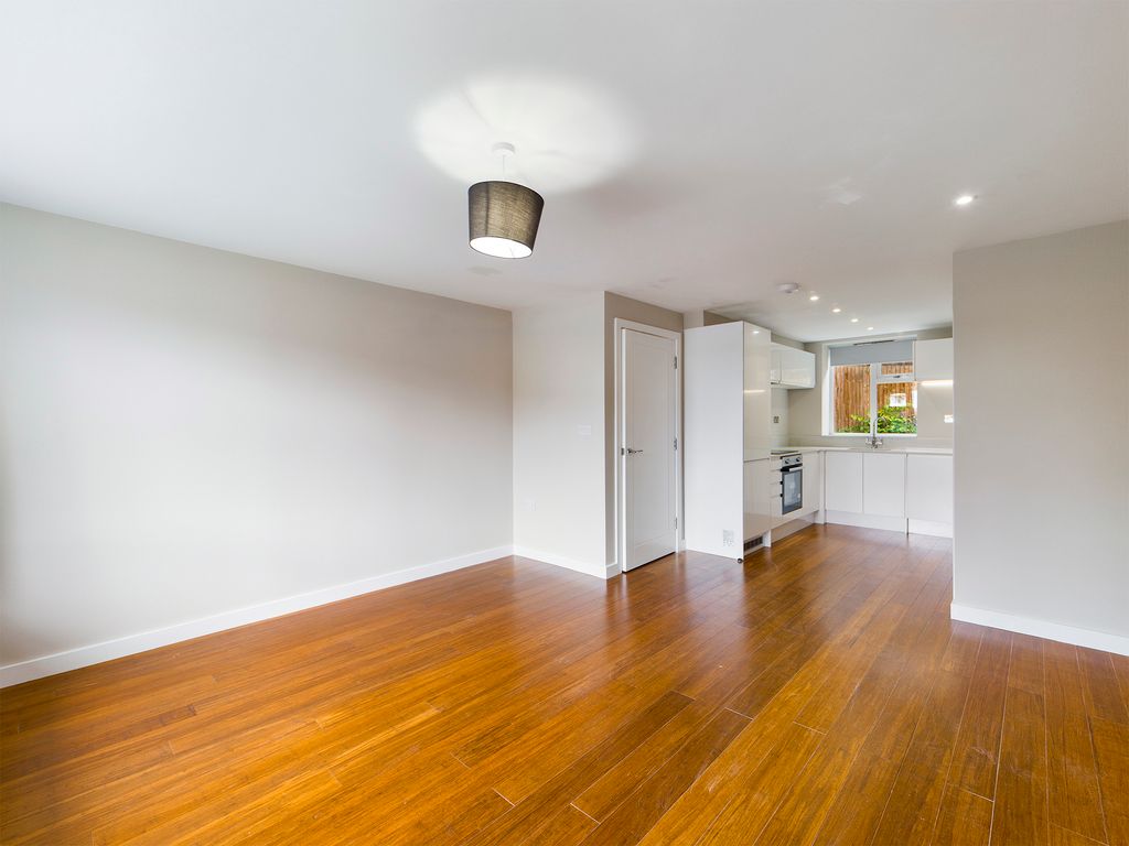 Property photo 3 of 7 Cam00080P1-Pr0367-Still07