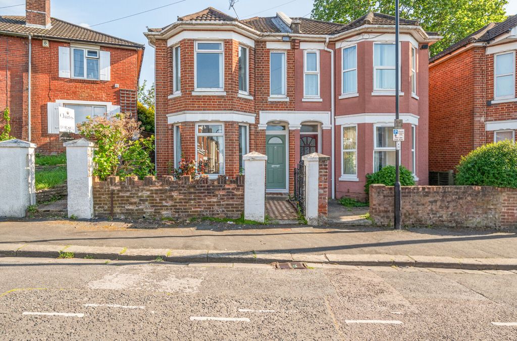 Property photo 1 of 13 1451653-17-69F0Eb...