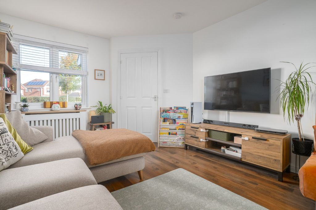 Property photo 2 of 17
