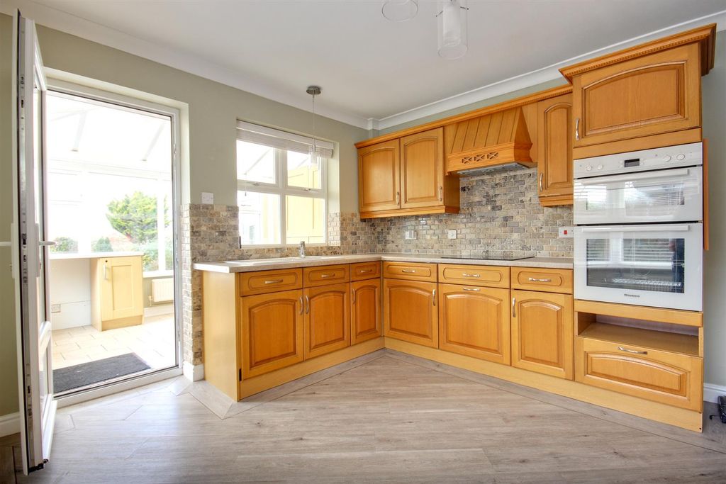 Property photo 3 of 15 Carr Lane (9).Jpg