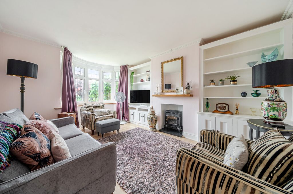 Property photo 2 of 20 1468773-7-6A19880...