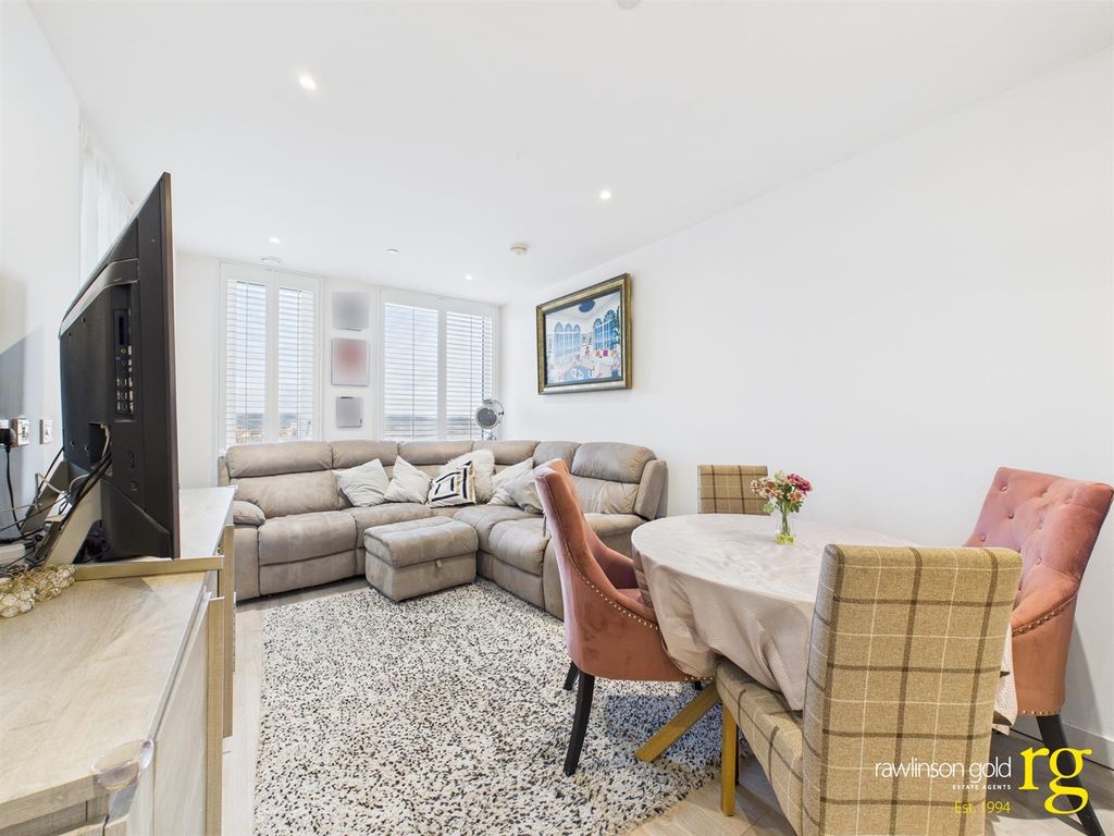 Property photo 3 of 15 Cam02900G0-Pr0308-Still009.Jpg