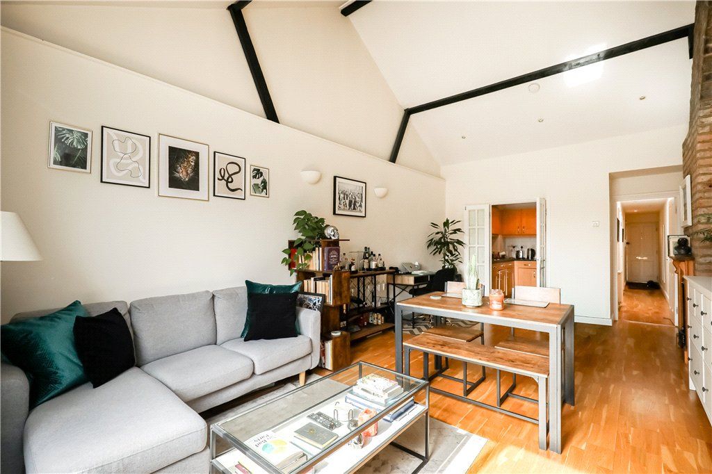 Property photo 2 of 13 Picture No. 17