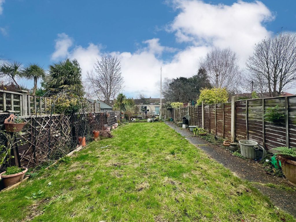 Property photo 2 of 18