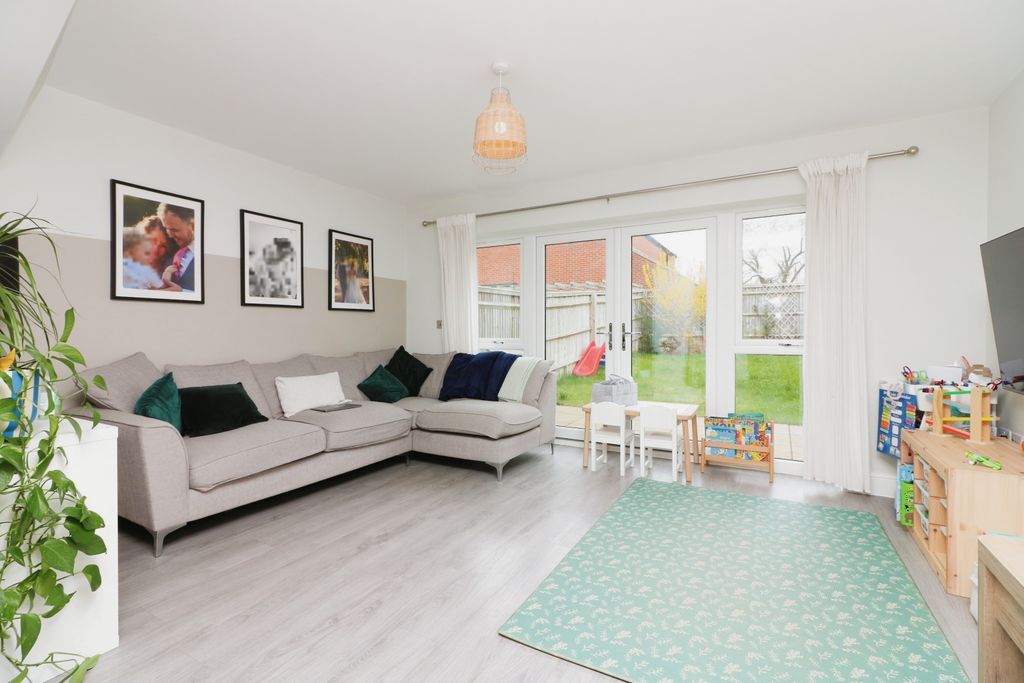 Property photo 3 of 15