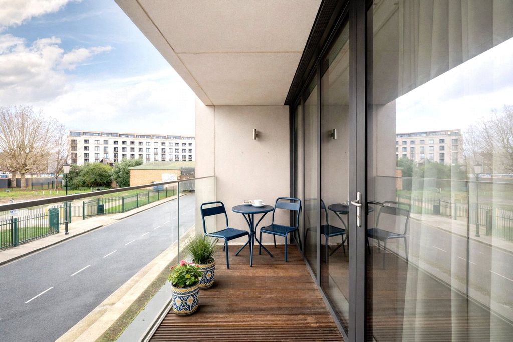 Property photo 2 of 8 Balcony