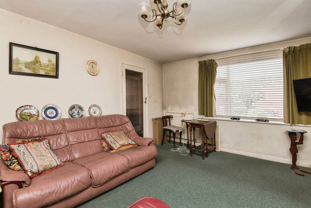 Property photo 3 of 16 Photo
