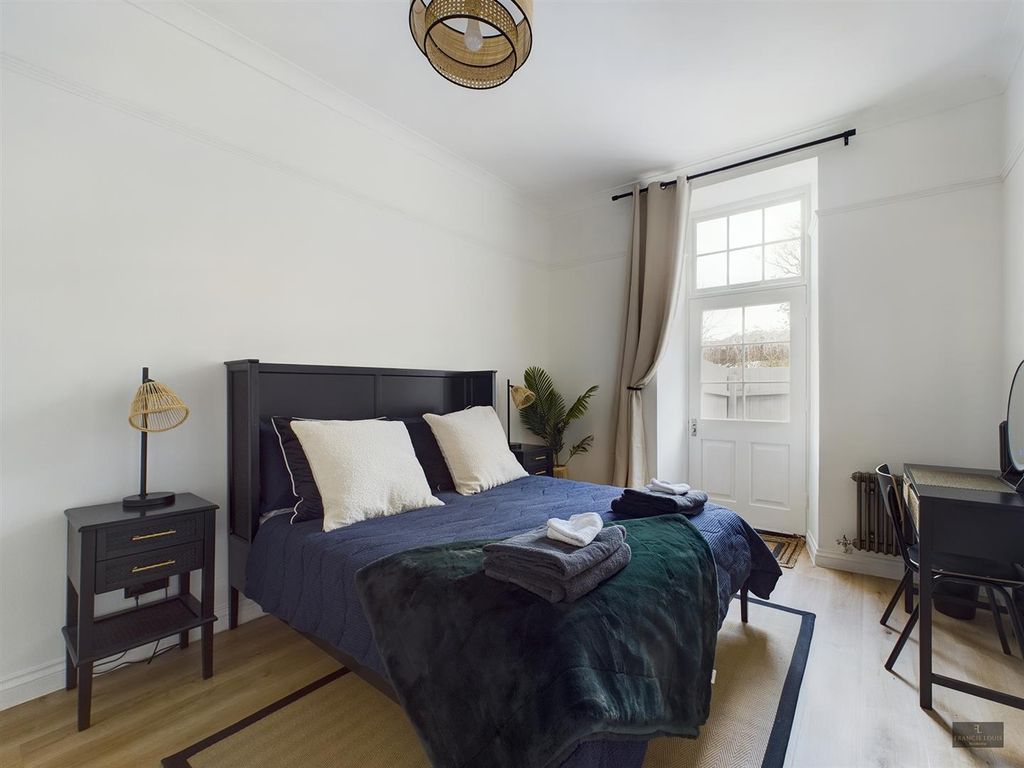 Property photo 2 of 11 Cam01856G0-Pr0018-Still008.Jpg