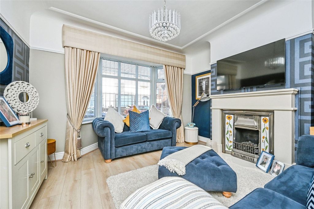 Property photo 3 of 21 Picture No. 06