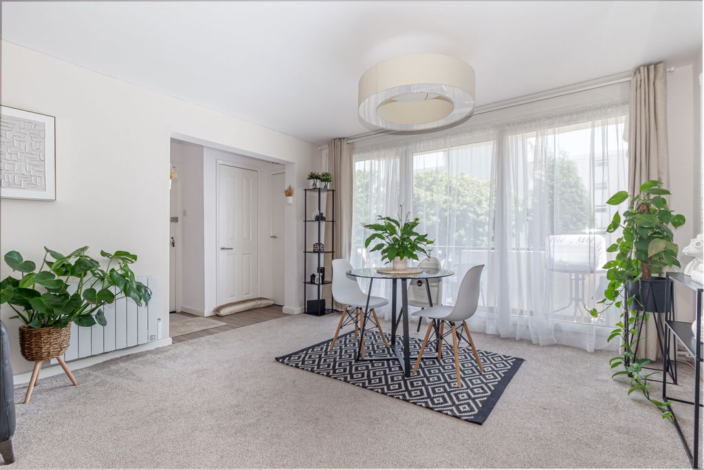 Property photo 3 of 19