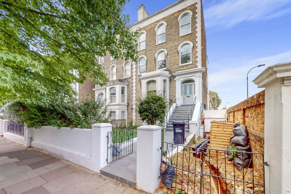 Property photo 3 of 17