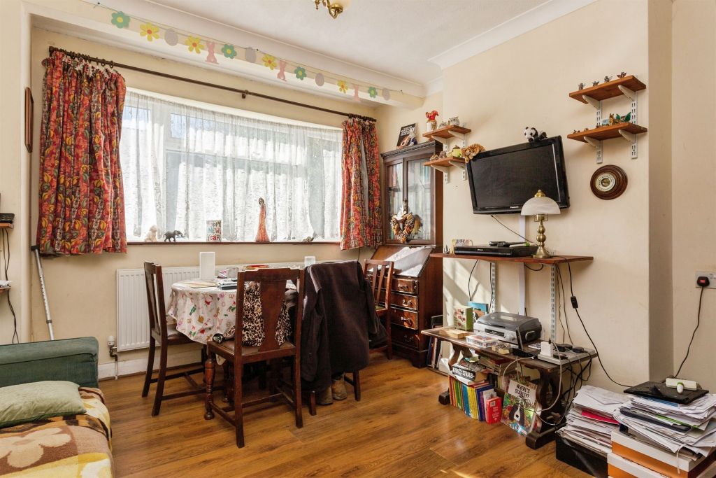 Property photo 3 of 8