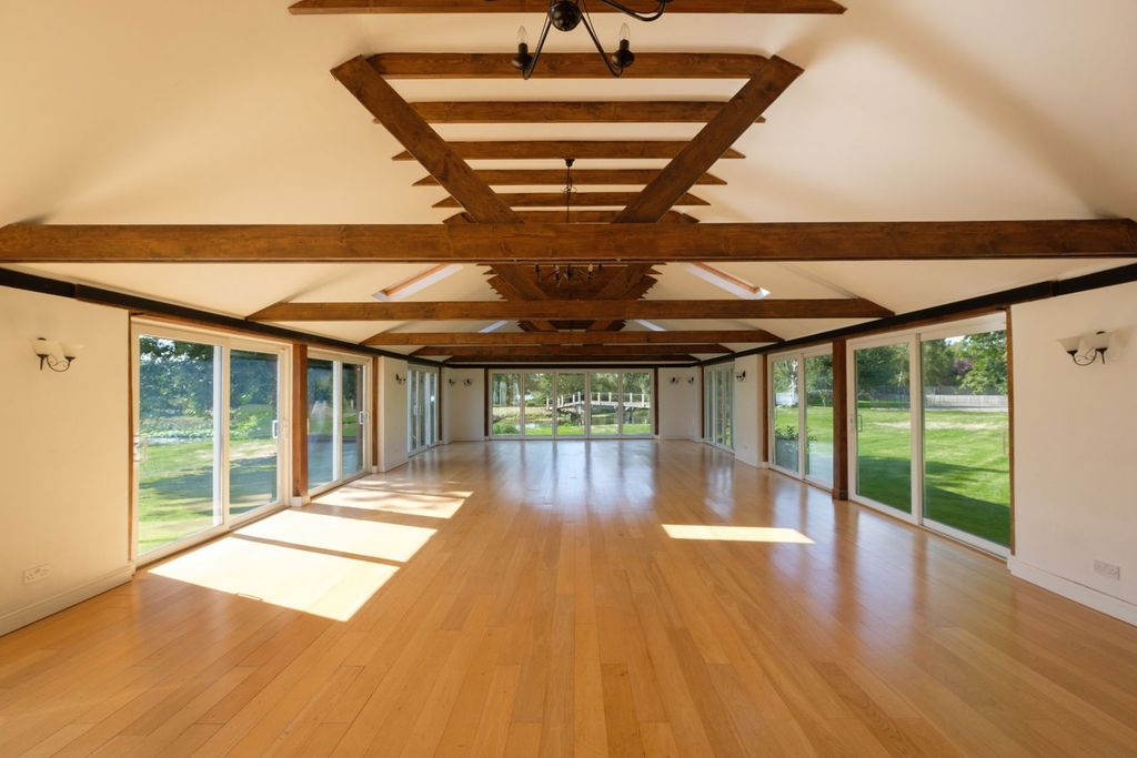 Property photo 2 of 41