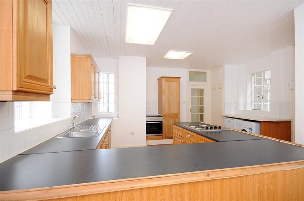 Property photo 2 of 15 Kitchen