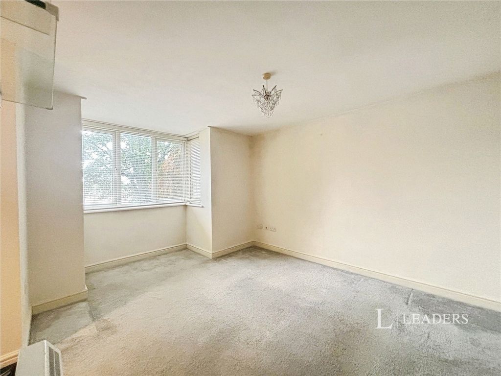 Property photo 3 of 8 Pbox-Img.Jpg