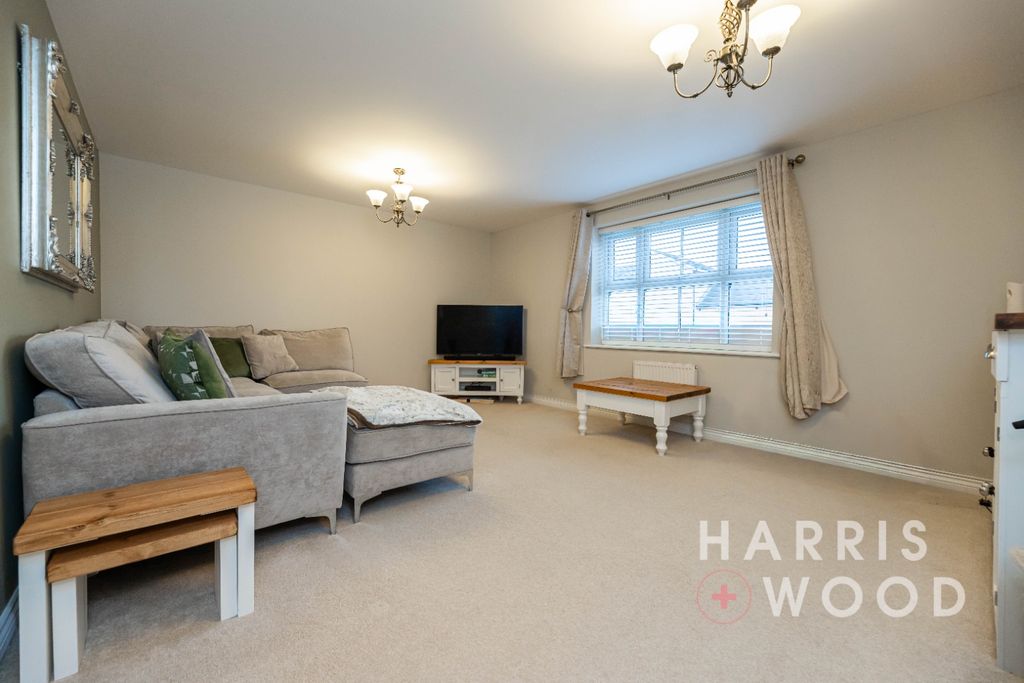 Property photo 3 of 27 4572266