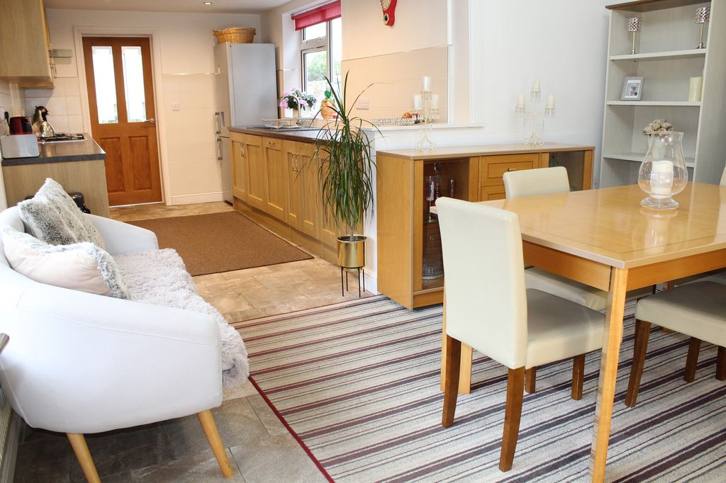 Property photo 2 of 14 Fitted Dining Kitchen