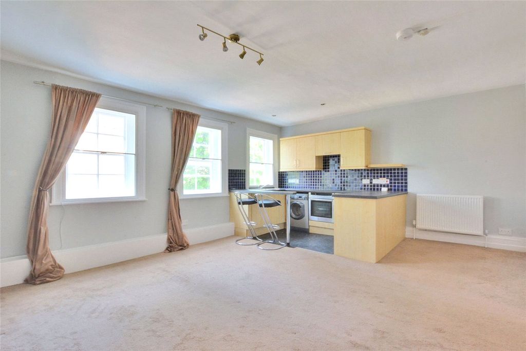 Property photo 2 of 8 Picture No. 16