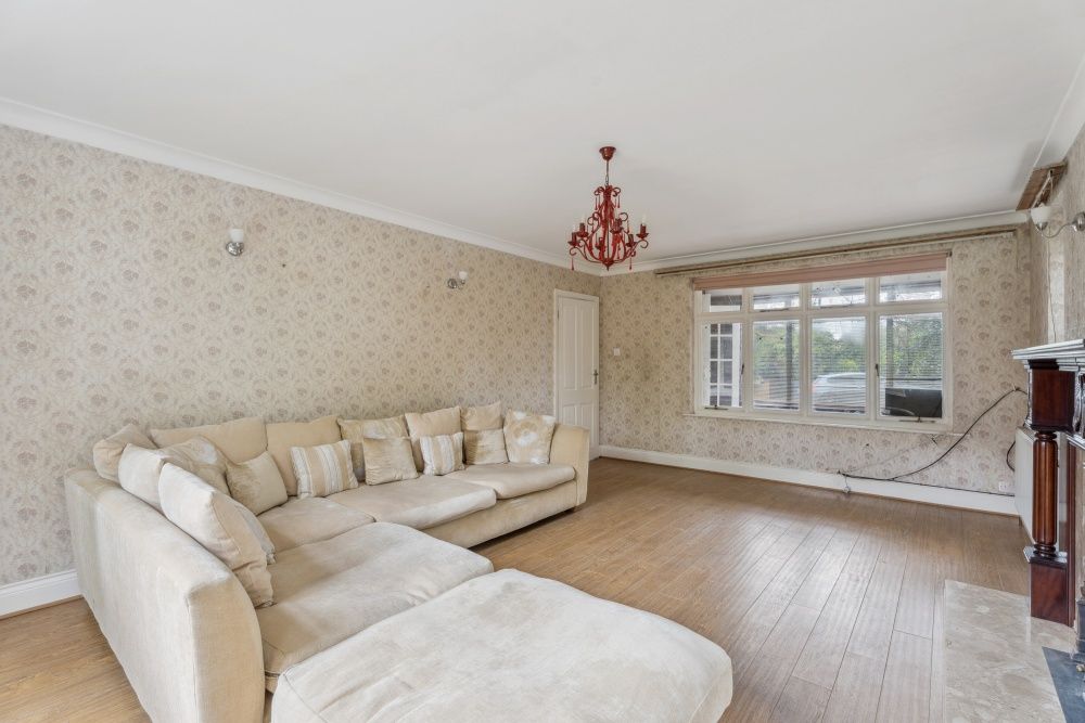 Property photo 2 of 17