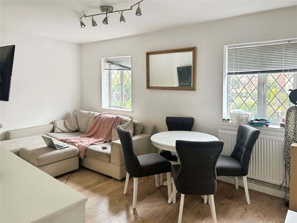 Property photo 2 of 9 Picture No. 11