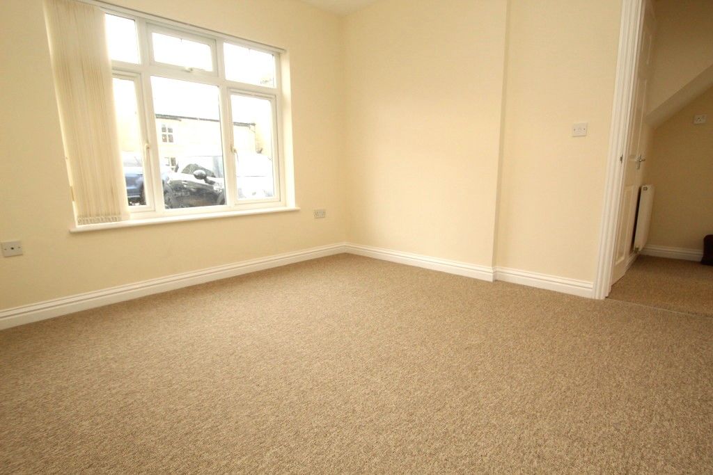 Property photo 2 of 7 Living Room
