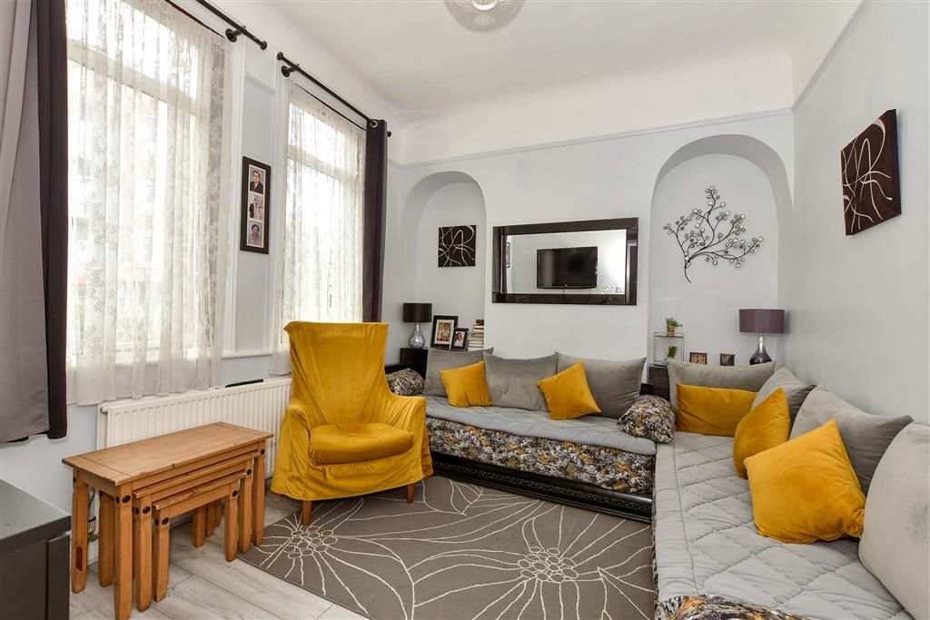 Property photo 3 of 13 Living Room
