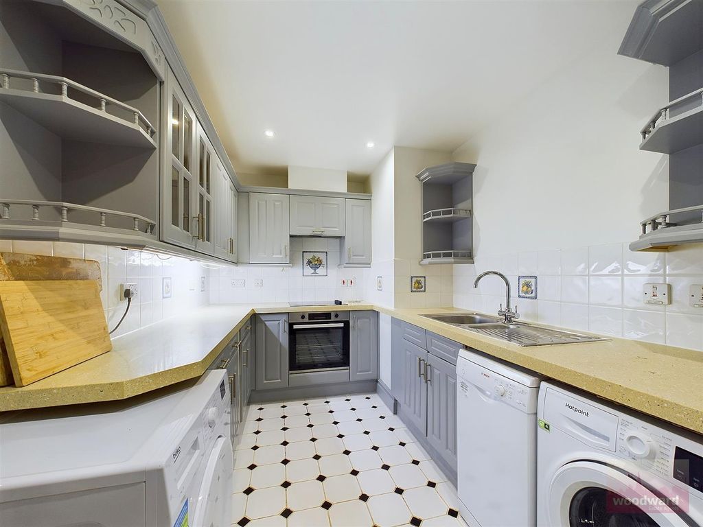 Property photo 2 of 14 Cam01320G0-Pr0152-Still004.Jpg