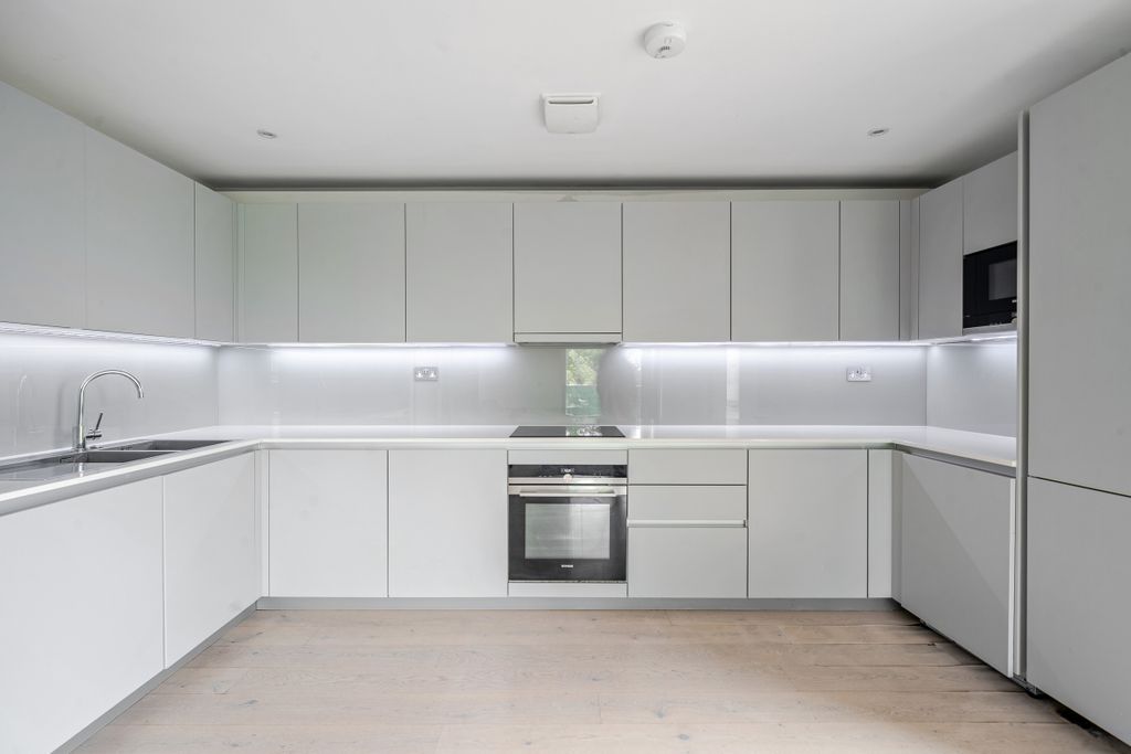 Property photo 3 of 19 1300301-13-6831Fe...