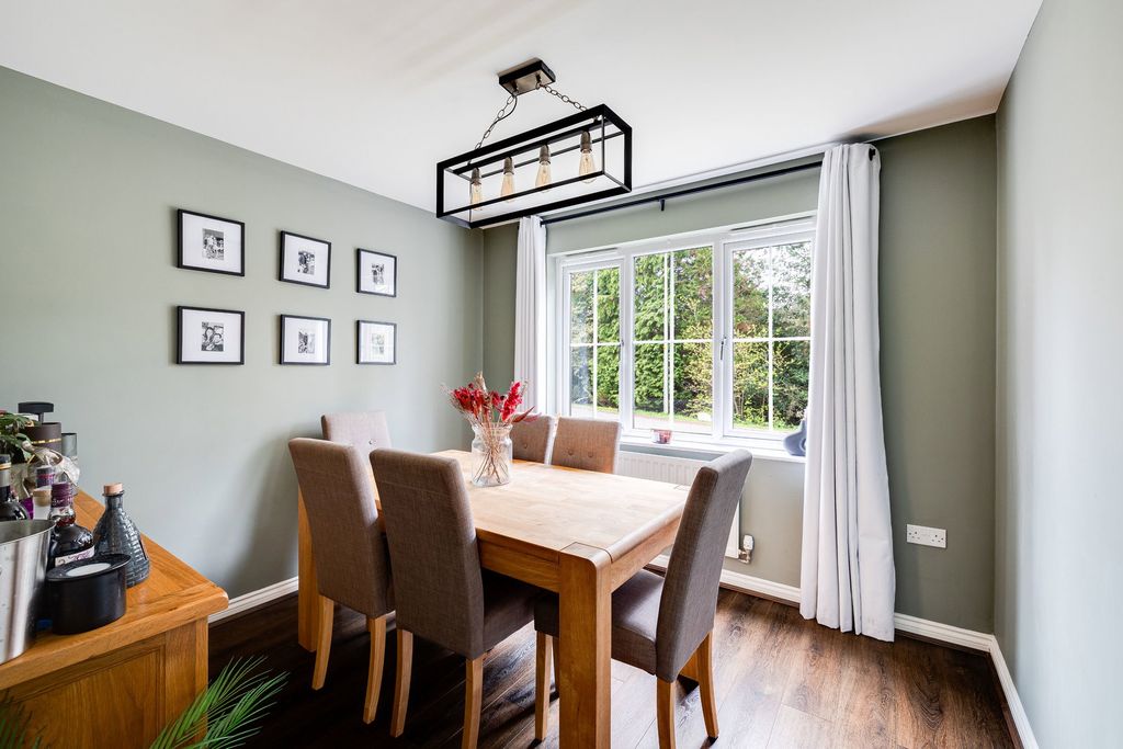 Property photo 3 of 27