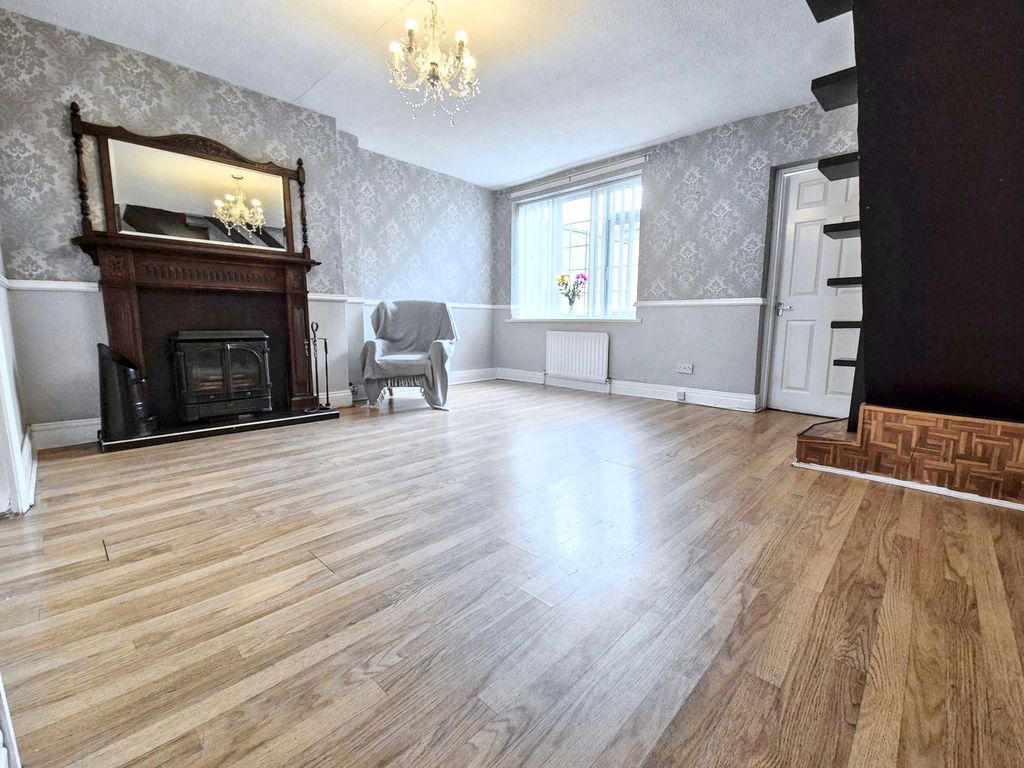 Property photo 3 of 25