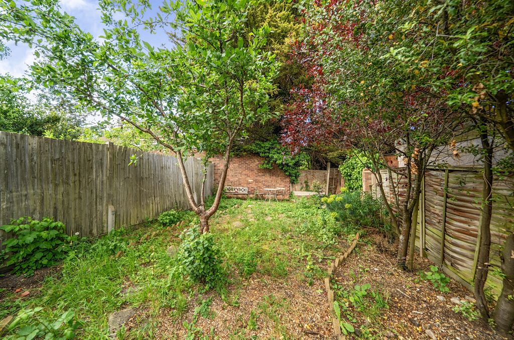 Property photo 2 of 21 1453457-18-6A04ba...