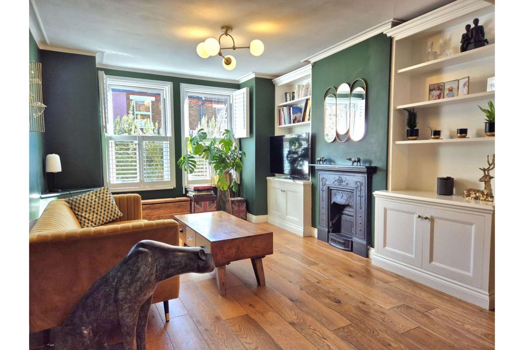 Property photo 2 of 19