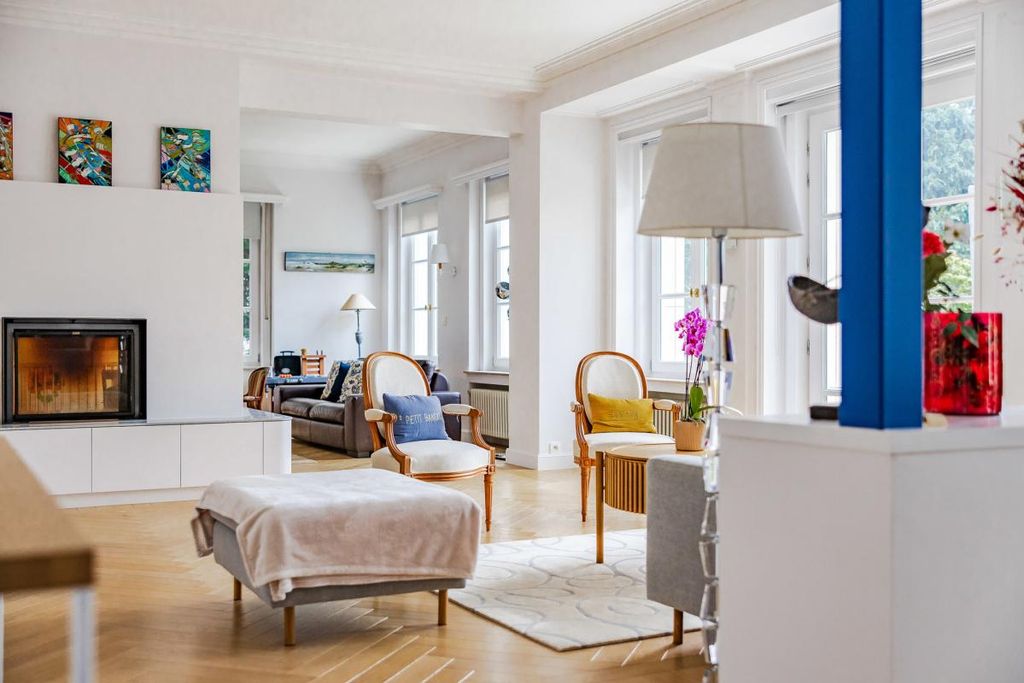 Property photo 3 of 23