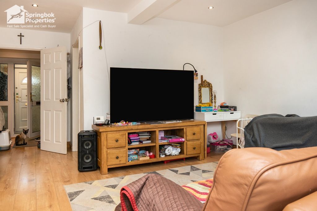 Property photo 2 of 17 Image 1