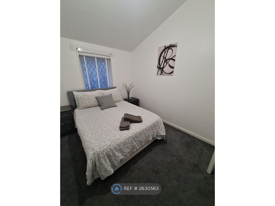 Property photo 1 of 32