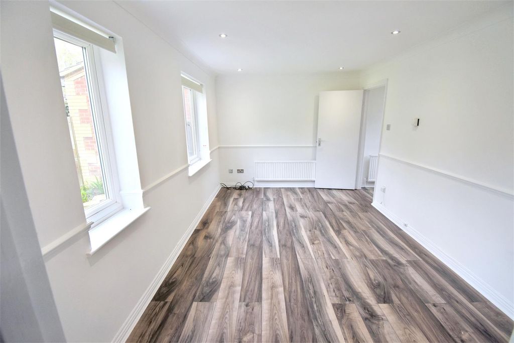 Property photo 3 of 9 Dsc_0009.Jpeg