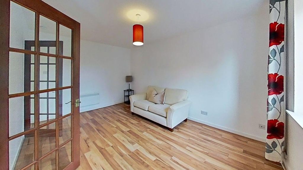 Property photo 2 of 13 Picture No. 23