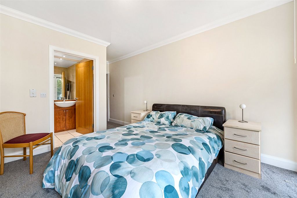 Additional image 21 of 2 bed flat to rentSteyne Gardens, Worthing, West Sussex BN11
