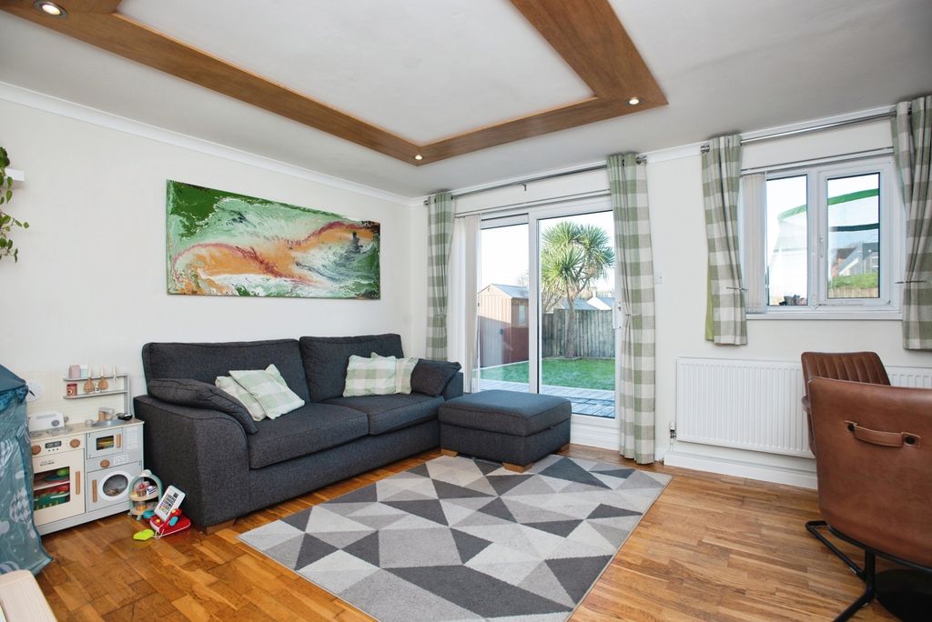 Property photo 3 of 15 Pbox-Img.Jpg