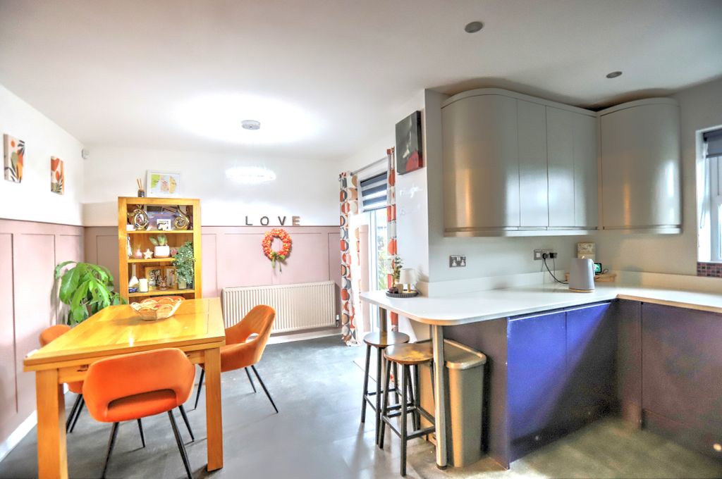 Property photo 3 of 27 Img_8814_5_6