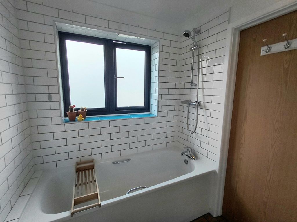 Property photo 3 of 16 Picture No. 02