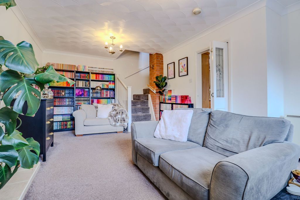 Property photo 2 of 9