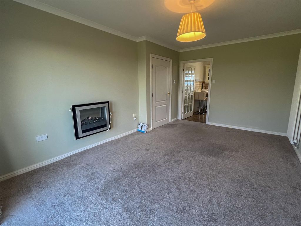 Property photo 3 of 14 5 Fuchsia Court -06.Jpg