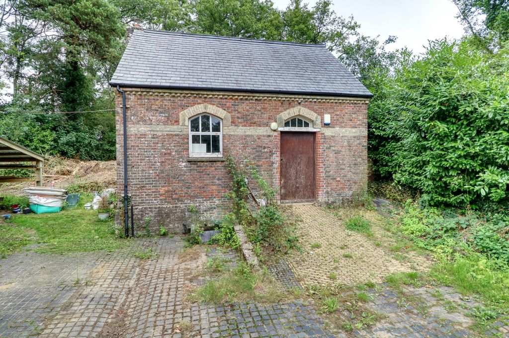 Property photo 1 of 3 Front 1.Jpg